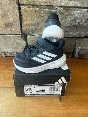 NIB/New Toddler Adidas Athletic Shoes Size 5K